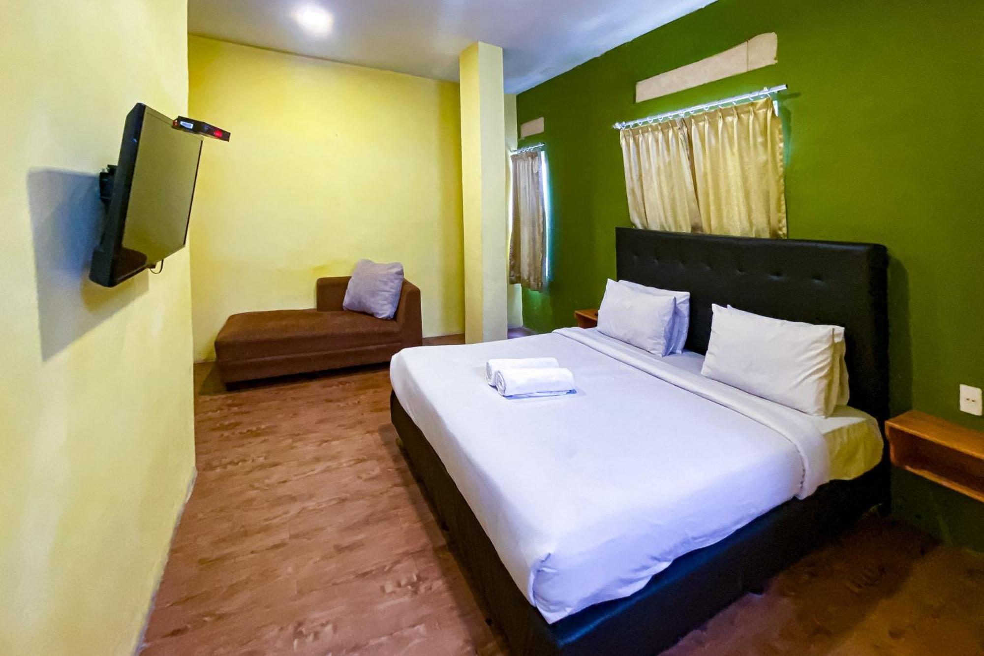 Hotel Reddoorz At Sentosa Jaya Helvetia Medan Zewnętrze zdjęcie