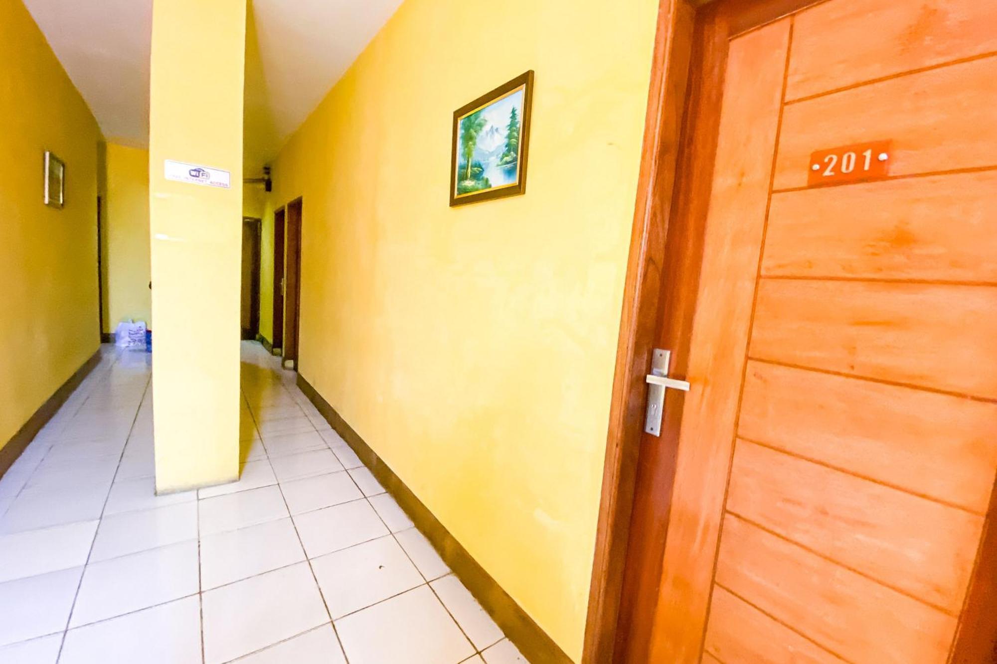 Hotel Reddoorz At Sentosa Jaya Helvetia Medan Zewnętrze zdjęcie